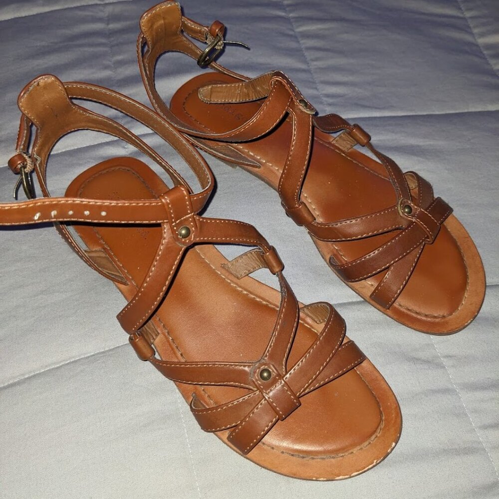 Indigo Rd. Strappy Brown Flat Sandals Womens Size 9